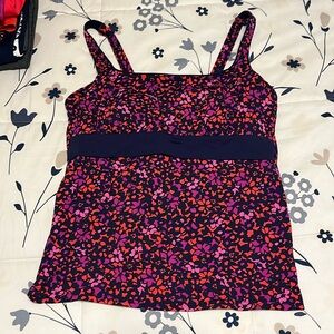 Woman’s Lands End tankini top